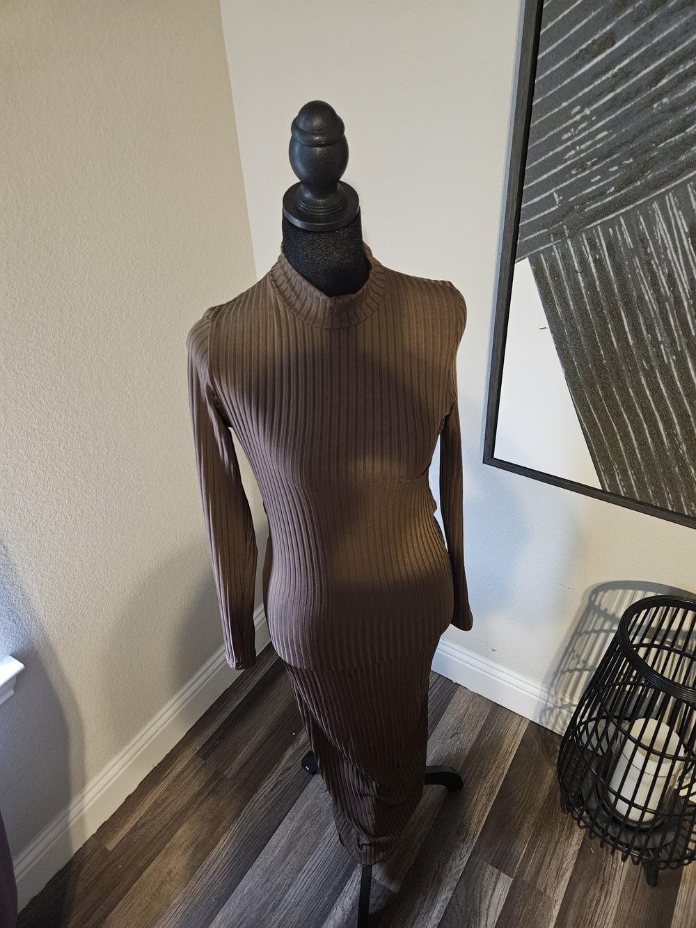 Brown Ribbed Open-Back Maxi Dress - Picture 3 of 3